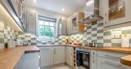 5 Bed in Studland (oc-wy365)