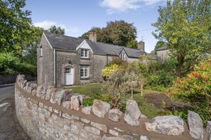 Exterior - 2 Bed in St. Hilary (oc-c33064) (Cowbridge)