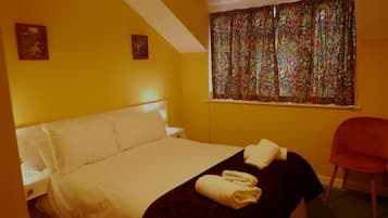 Iron/ironing board, free WiFi, bed sheets