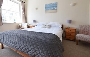 Free WiFi, bed sheets - 1 Bed in Swanage (oc-wy413) (Swanage)