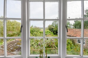 Interior - 2 Bed in Saxmundham (oc-rvr) (Snape)