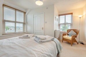 3 bedrooms, iron/ironing board, free WiFi, bed sheets - 3 Bed in Swanage (oc-wy481) (Swanage)