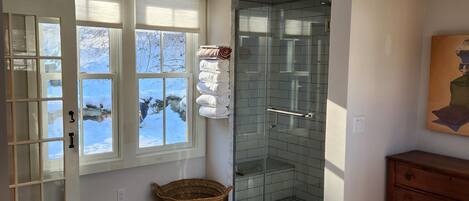 2 makuuhuonetta, Wi-Fi, vuodevaatteet