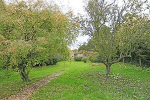 Property grounds - 3 Bed in Westleton (oc-swc) (Westleton)