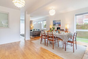 Dining - 3 Bed in Southwold (oc-arv) (Southwold)