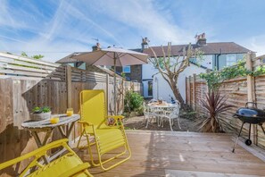 Outdoor dining - 2 Bed in Whitstable (oc-o32772) (Whitstable)