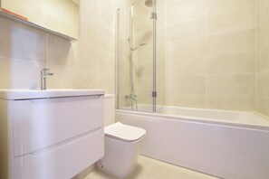 Towels - 2 Bed in Swanage (oc-wy491) (Swanage)