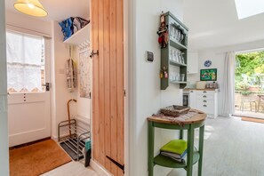 Interior - 2 Bed in Westleton (oc-ssc) (Westleton)