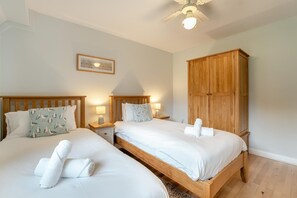 Free WiFi, bed sheets - 2 Bed in Stone Cross (oc-g33059) (Hailsham)