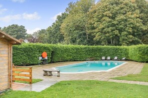 Pool - 2 Bed in Stone Cross (oc-g33059) (Hailsham)