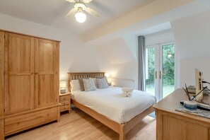 Free WiFi, bed sheets - 2 Bed in Stone Cross (oc-g33059) (Hailsham)