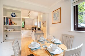 Dining - 2 Bed in Stone Cross (oc-g33059) (Hailsham)