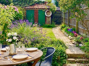 Outdoor dining - 3 Bed in Saxmundham (oc-tnk) (Dunwich)