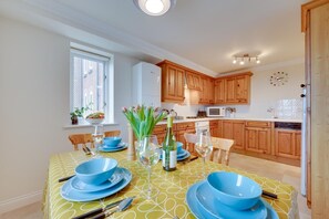 Dining - 2 Bed in Swanage (oc-wy449) (Swanage)