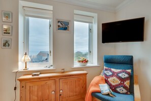 TV - 2 Bed in Swanage (oc-wy449) (Swanage)
