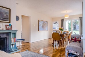 TV - 3 Bed in Bembridge (oc-s33085) (Bembridge)