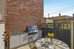 Outdoor dining - 2 Bed in Southwold (oc-hsc) (Southwold)
