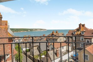 Property grounds - 2 Bed in Swanage (oc-wy513) (Swanage)