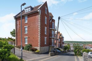 Exterior - 2 Bed in Swanage (oc-wy513) (Swanage)