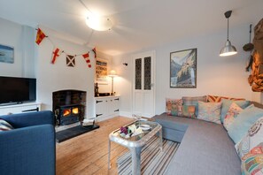 TV - 2 Bed in Aldeburgh (oc-lazy) (Aldeburgh)
