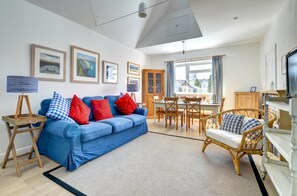 TV - 3 Bed in Swanage (oc-wy333) (Swanage)