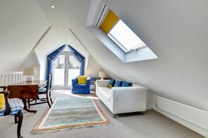 TV - 3 Bed in Swanage (oc-wy333) (Swanage)