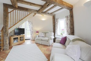 TV - 1 Bed in Wickham Market (oc-samp) (Wickham Market)