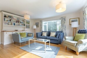 TV - 3 Bed in Southwold (oc-wps) (Southwold)