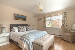 3 bedrooms, iron/ironing board, free WiFi, bed sheets - 3 Bed in Southwold (oc-wps) (Southwold)