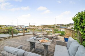 Outdoor dining - 5 Bed in Newquay (oc-c33035) (Newquay)