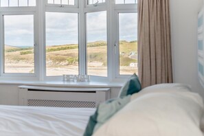 5 bedrooms, iron/ironing board, free WiFi, bed sheets - 5 Bed in Newquay (oc-c33035) (Newquay)