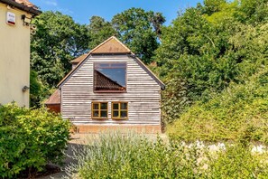 Exterior - 2 Bed in Woodbridge (oc-vav) (Hollesley)