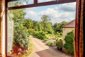 Interior - 2 Bed in Woodbridge (oc-vav) (Hollesley)