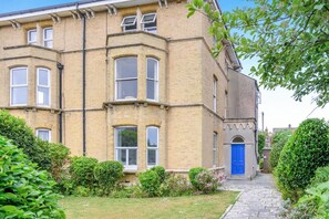 Exterior - 2 Bed in Swanage (oc-wy358) (Swanage)