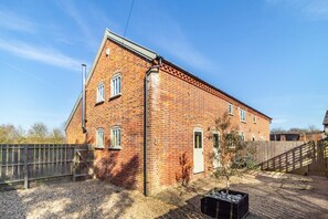 Exterior - 3 Bed in Knodishall (oc-wbco) (Knodishall)
