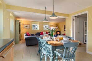 Dining - 3 Bed in Knodishall (oc-wbco) (Knodishall)