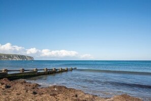 Beach - 2 Bed in Swanage (oc-wy344) (Swanage)