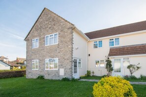 Exterior - 2 Bed in Swanage (oc-wy344) (Swanage)