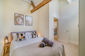 Free WiFi, bed sheets - 2 Bed in Bournemouth (oc-t33017) (Bournemouth)