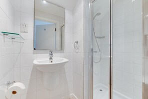Towels - 6 Bed in Knodishall (oc-bil) (Knodishall)