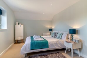 Iron/ironing board, free WiFi, bed sheets - 3 Bed in Knodishall (oc-ebco) (Knodishall)