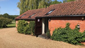 Unclassified image, 2 of 28, button - 1 Bed in Woodbridge (oc-stabu) (Ufford)
