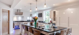 6 Bed in Menston (oc-w32974)