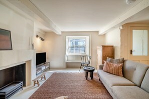 TV - 3 Bed in Winfrith Newburgh (oc-w33007) (Winfrith Newburgh)