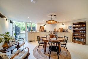 Dining - 3 Bed in Winfrith Newburgh (oc-w33007) (Winfrith Newburgh)