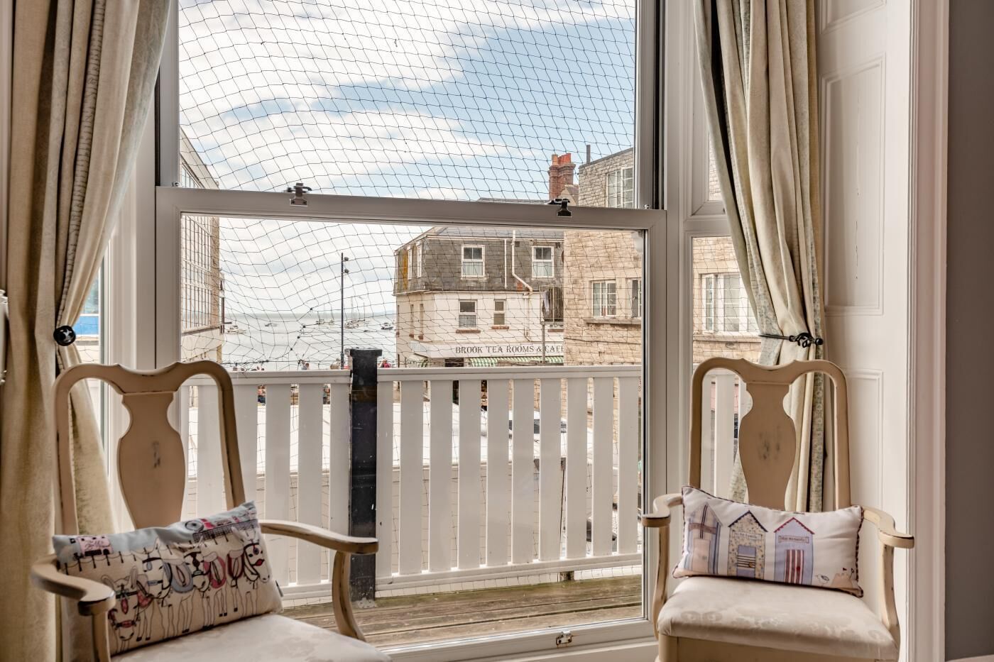 المنشأة من الداخل