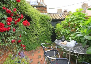 Outdoor dining - 3 Bed in Southwold (oc-whi) (Southwold)
