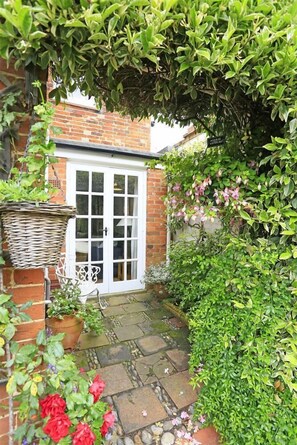 Exterior detail - 3 Bed in Southwold (oc-whi) (Southwold)