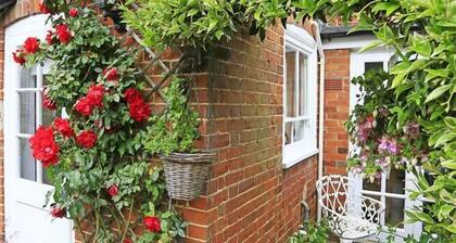 3 Bed in Southwold (oc-whi)