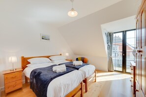 3 chambres, fer et planche à repasser, accès au Wi-Fi (inclus)
